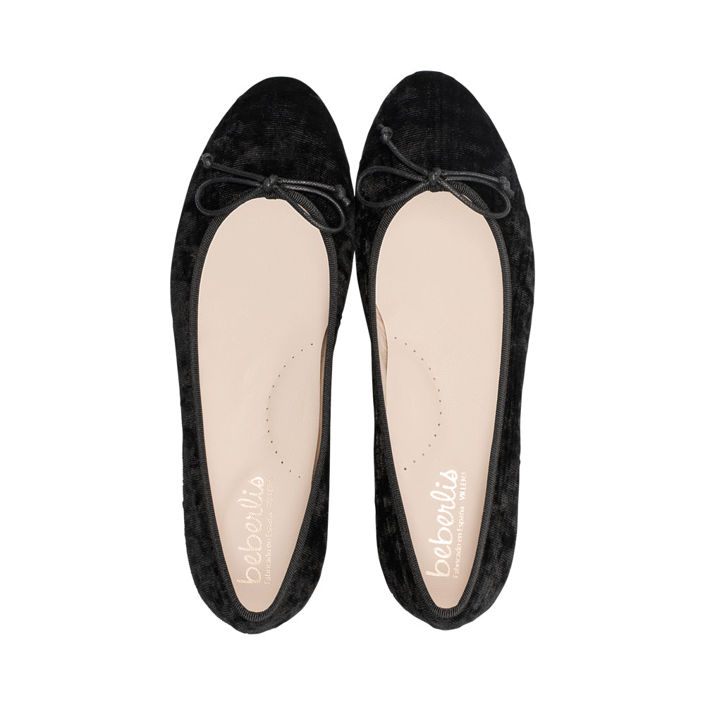 24611 Black Striped Velvet F25