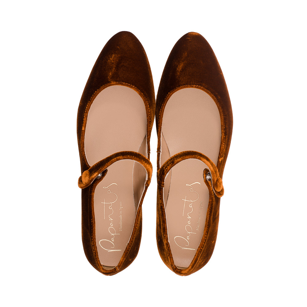 48015Am Caramel Velvet F25