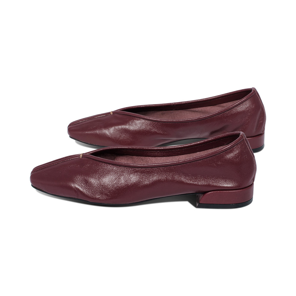 Carina Burgundy Leather F25