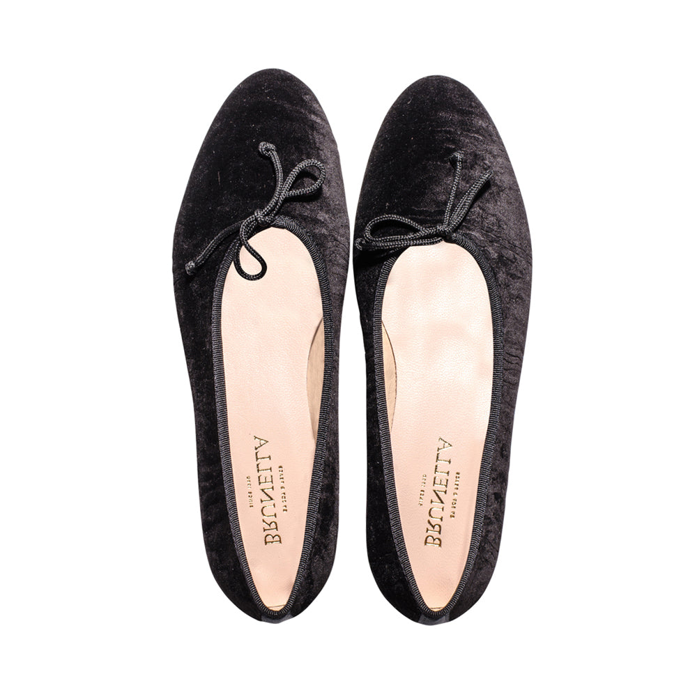 Sapphire Black Velvet F23