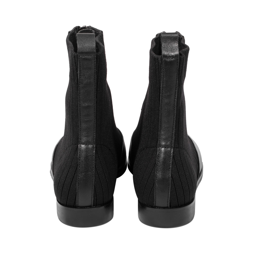 Dove Black Leather F25