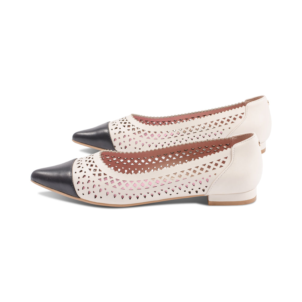 Inez Ivory / Black Leather S25