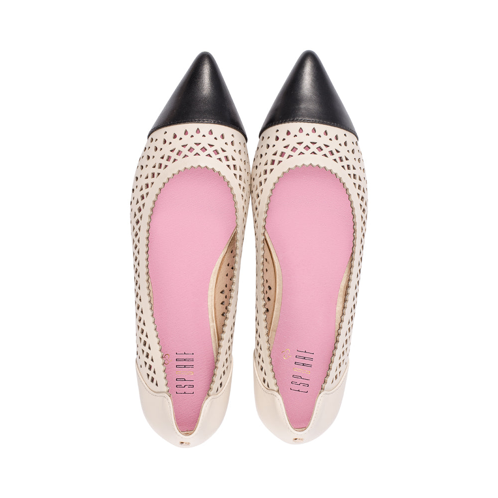 Inez Ivory / Black Leather S25