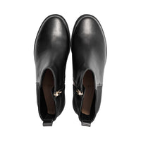 Kiki Black Leather F25