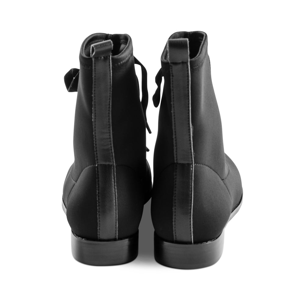 Magnolia Black Knit F23