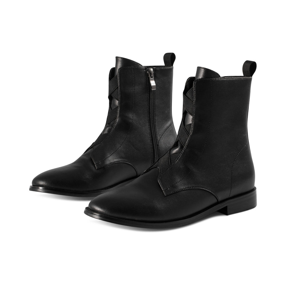 Pansy Black Leather F25