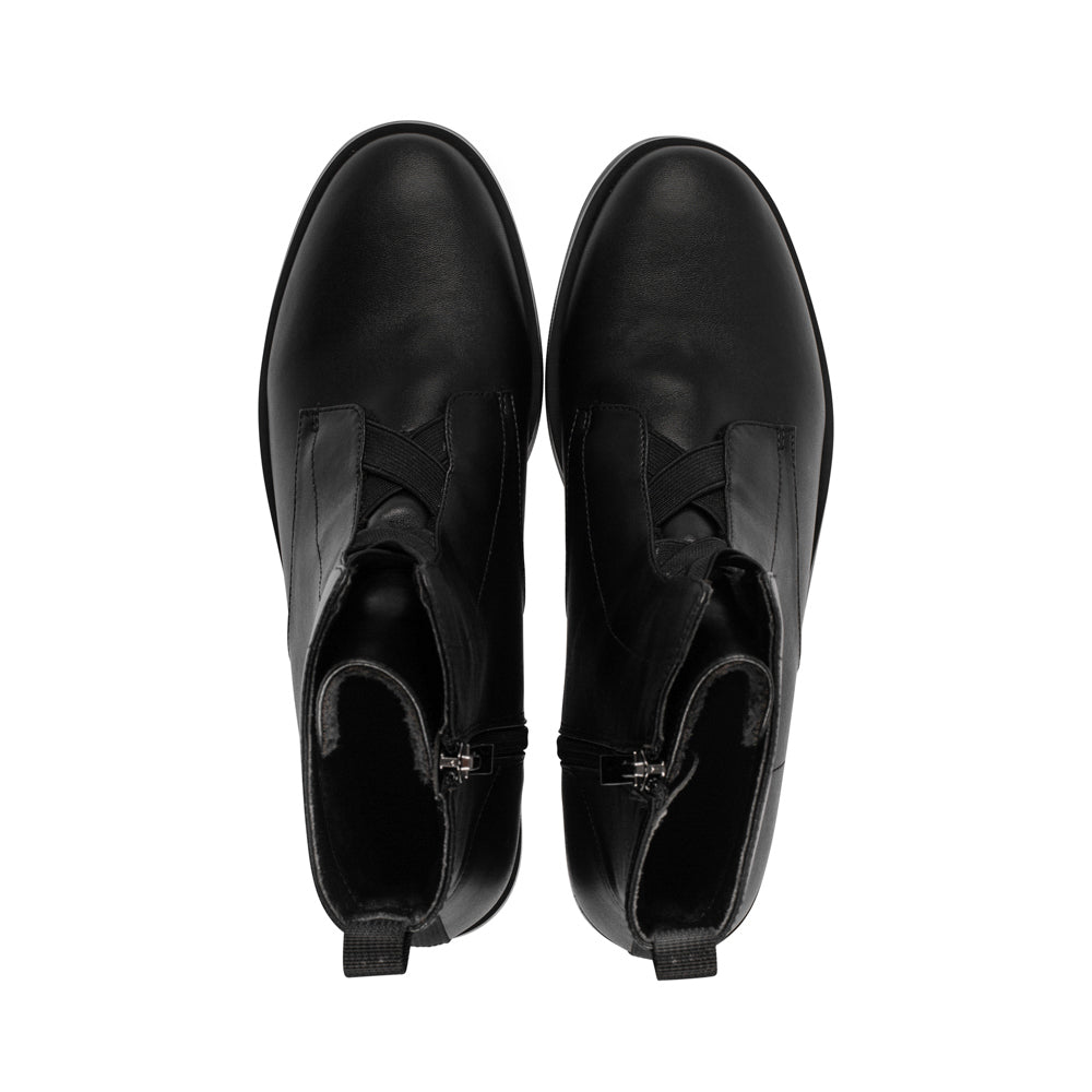 Pansy Black Leather F25