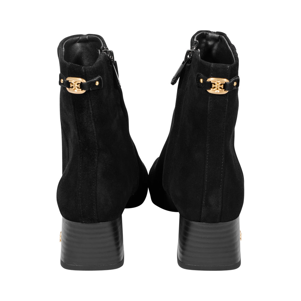 Peggy Black Suede F25