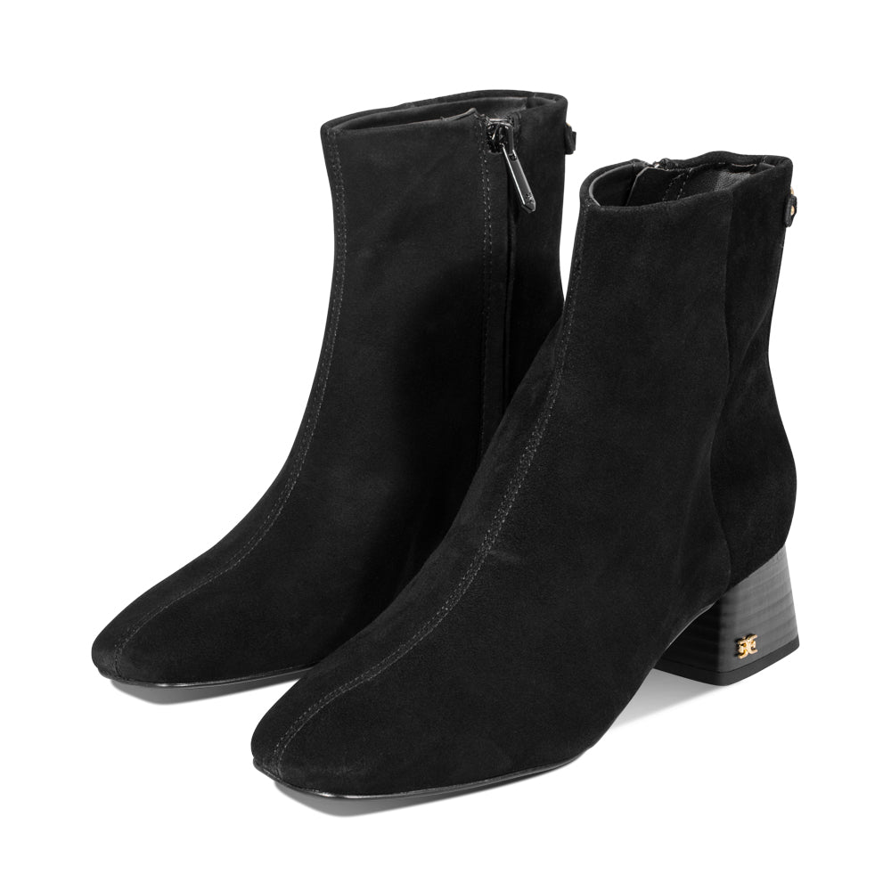 Peggy Black Suede F25