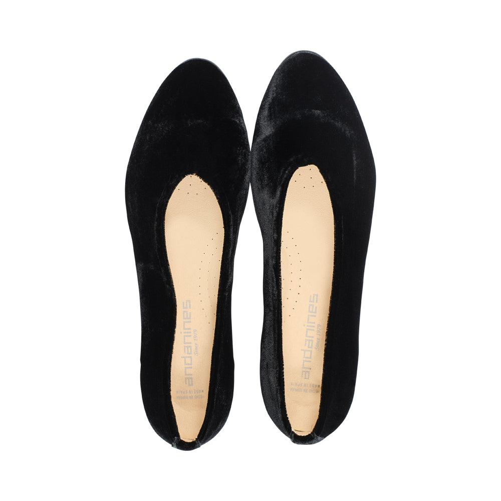 Toucan Black Velvet F25