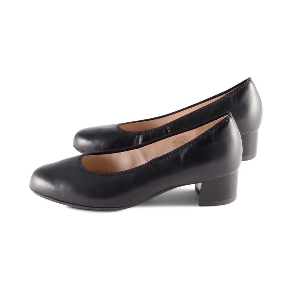 Vivian Black Leather F23