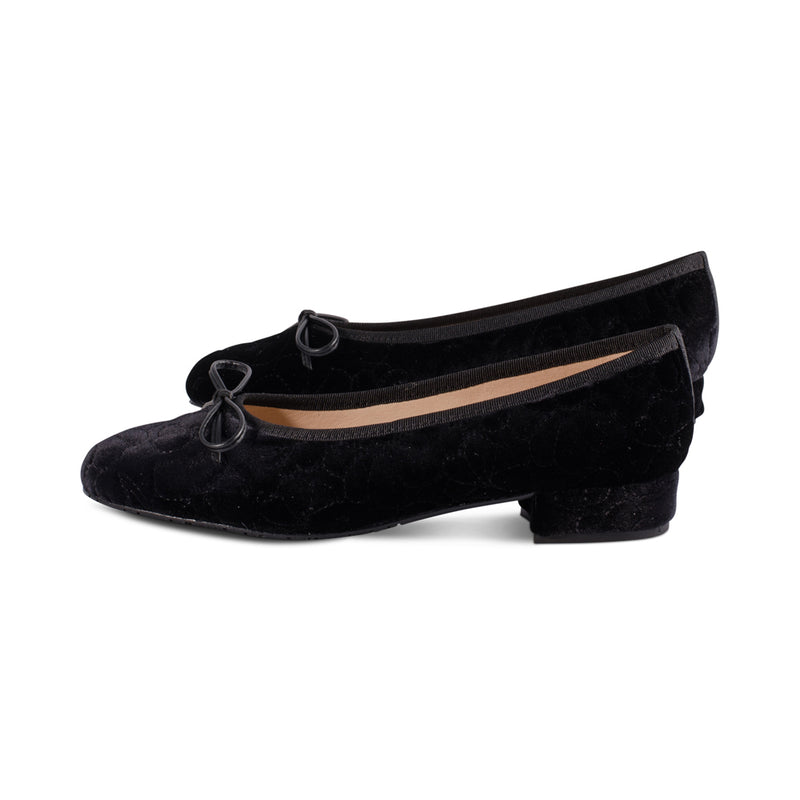 8023 Black Embossed Velvet F24