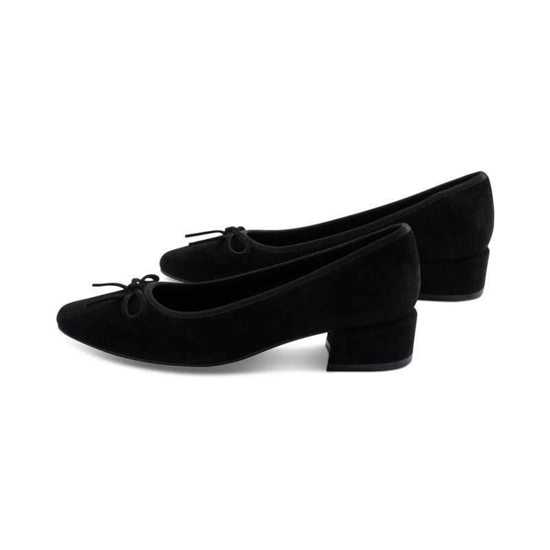 Aleka Black Suede F24