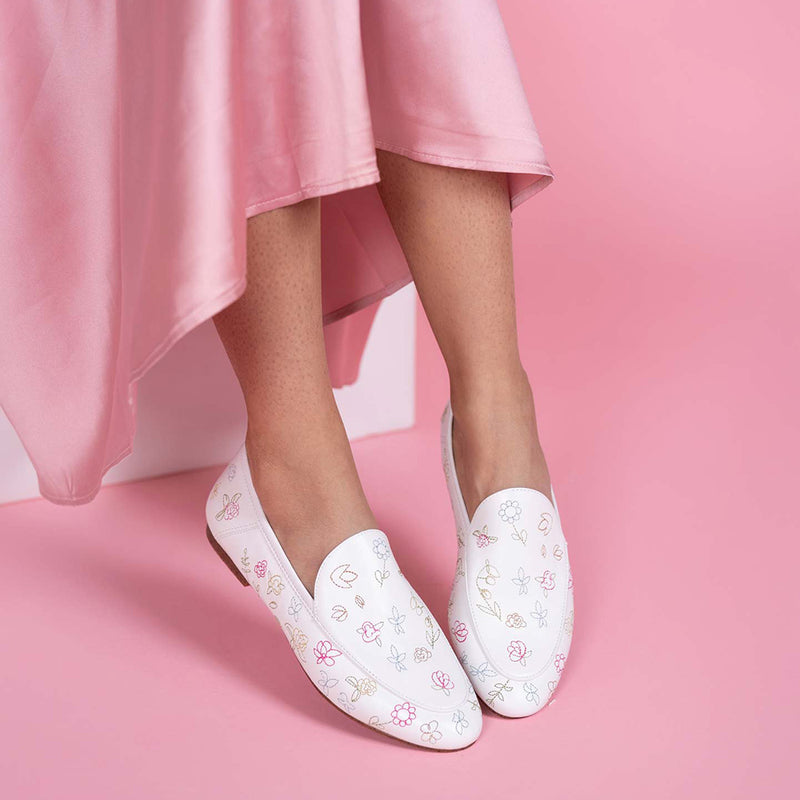 Ava White Embroidered S25