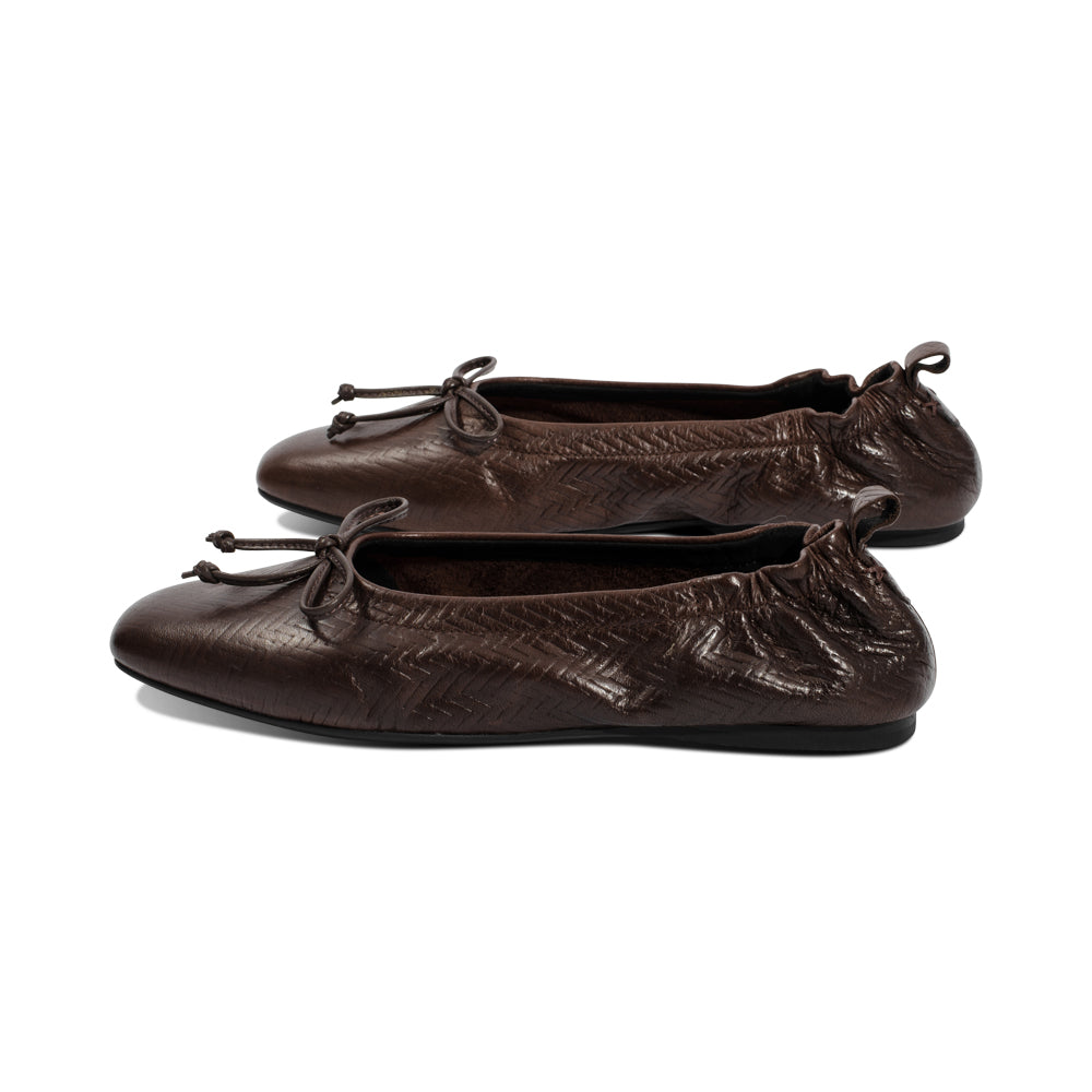 Barney Chocolate Chevron Leather F25