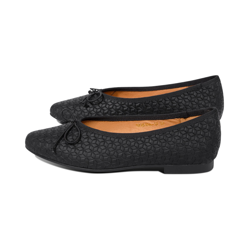 Capri Black Geometric F25
