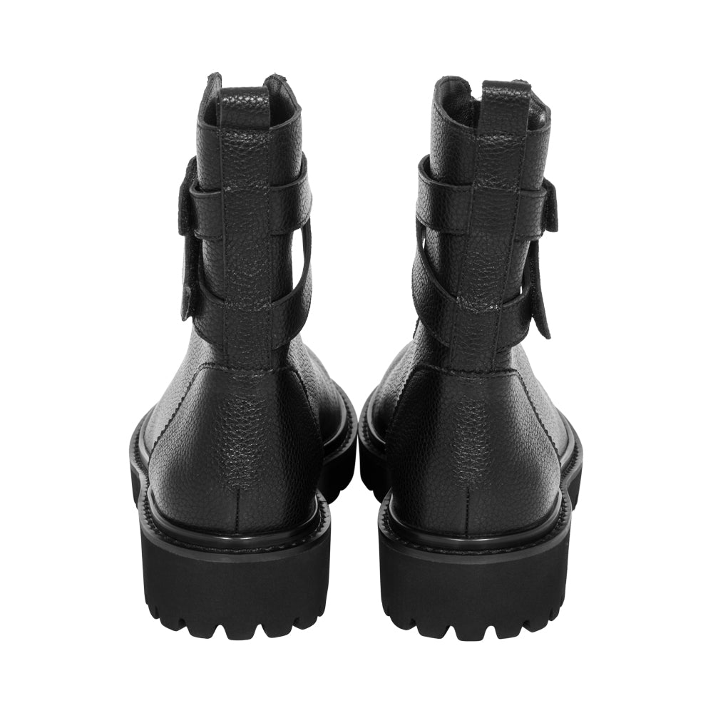 Cee Black Grainy Leather F26