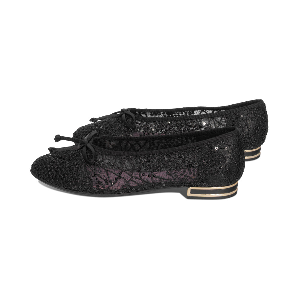 Diana Black Embroidered Mesh S26