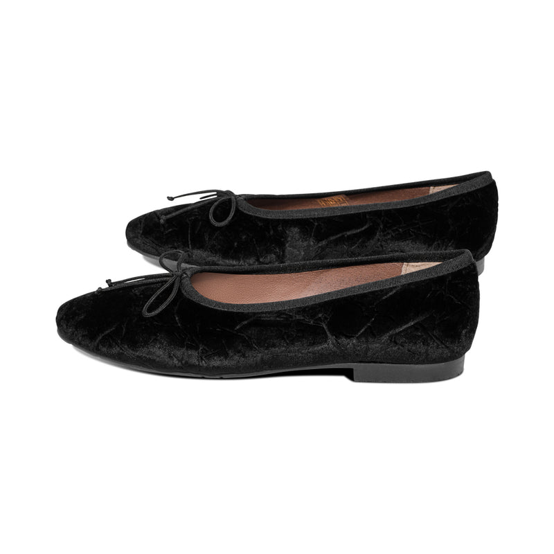 Elbert Black Hammered Velvet F25