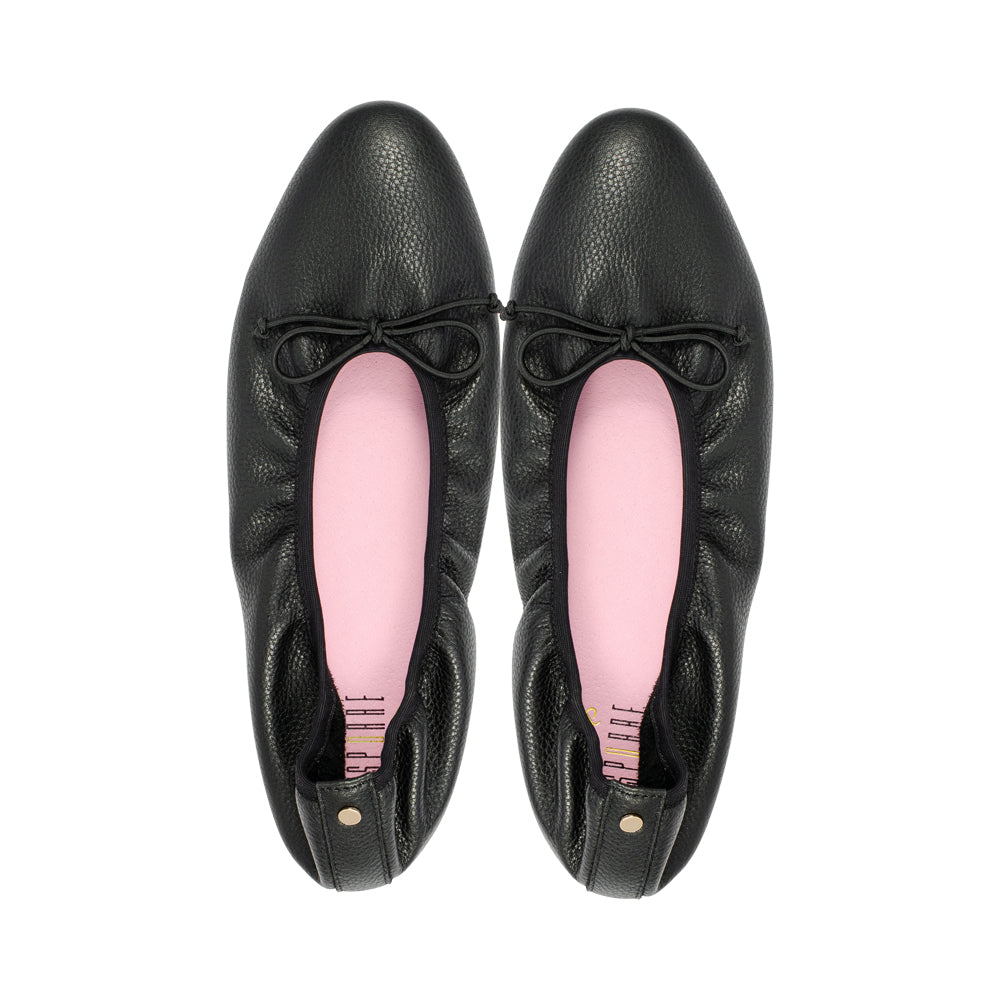 Hilda Black Grainy Leather F26