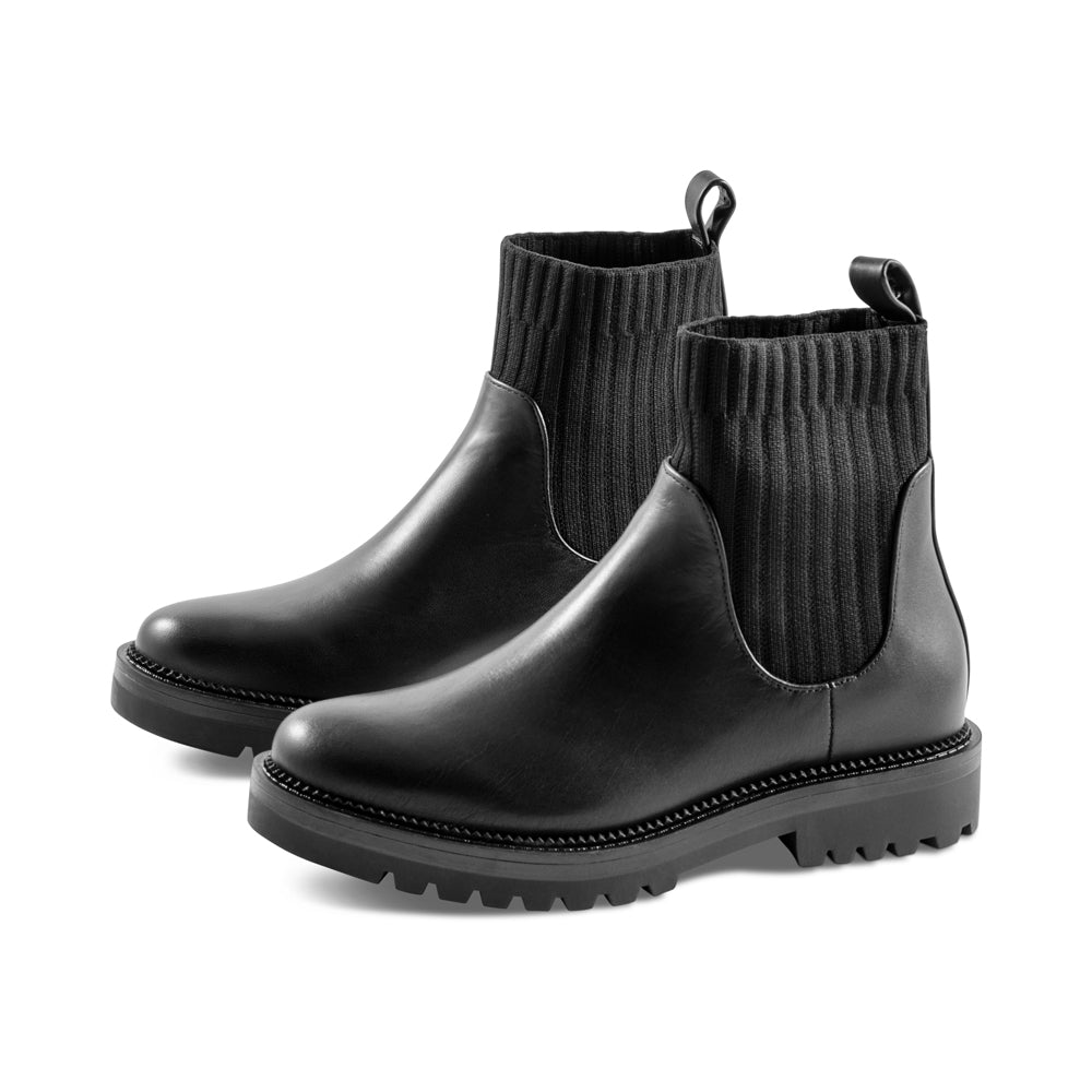 Hallie Black Leather F23