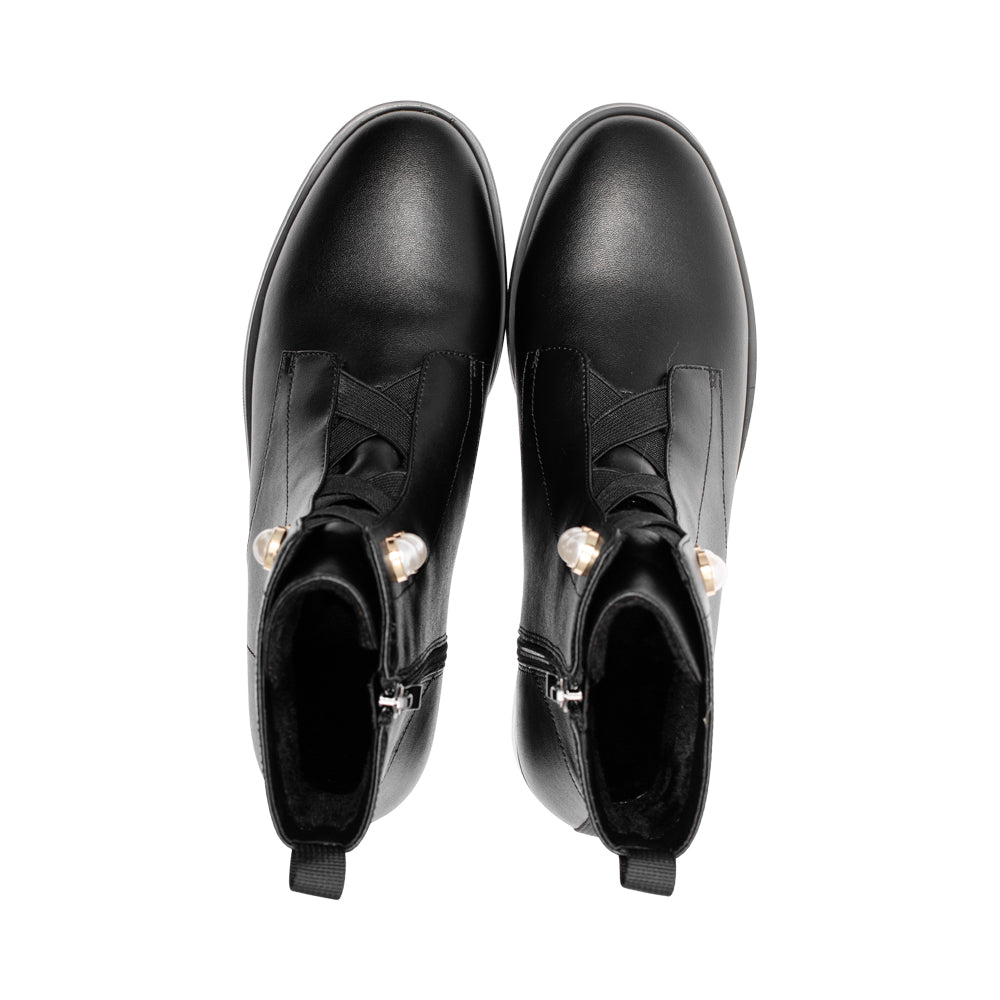 Iddi Black Leather F26