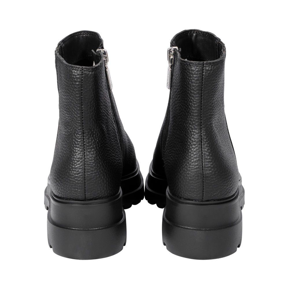 Jillian Black Leather F25