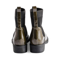 Kalmia Olive Patent F23
