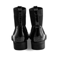 Kalmia Black Patent F23