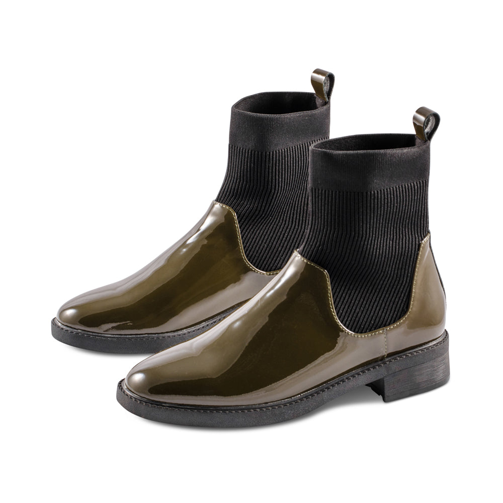 Kalmia Olive Patent F23