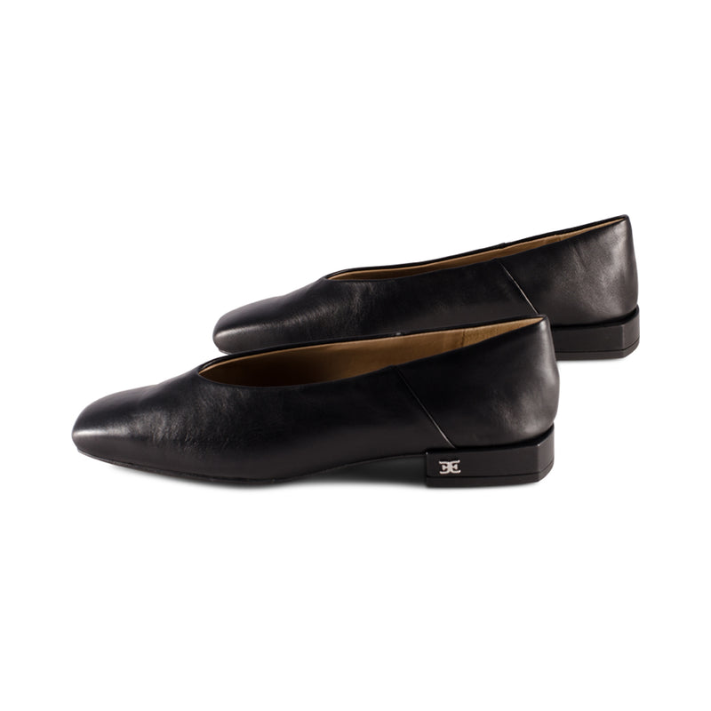 Kasey Black Leather F23