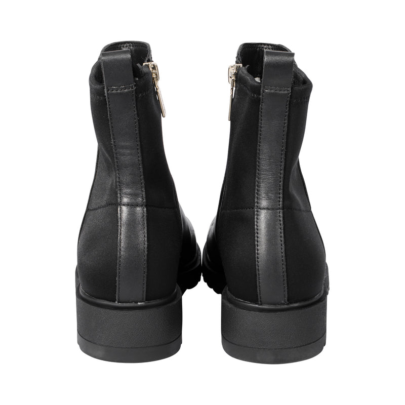 Kiki Black Leather F25