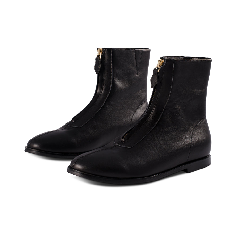 Lilly Black Leather F26