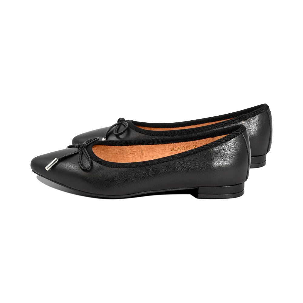 Linda Black Leather F26