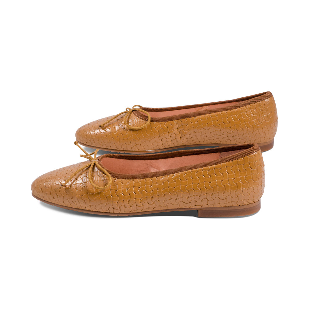 Makalu Caramel Embossed Leather S25