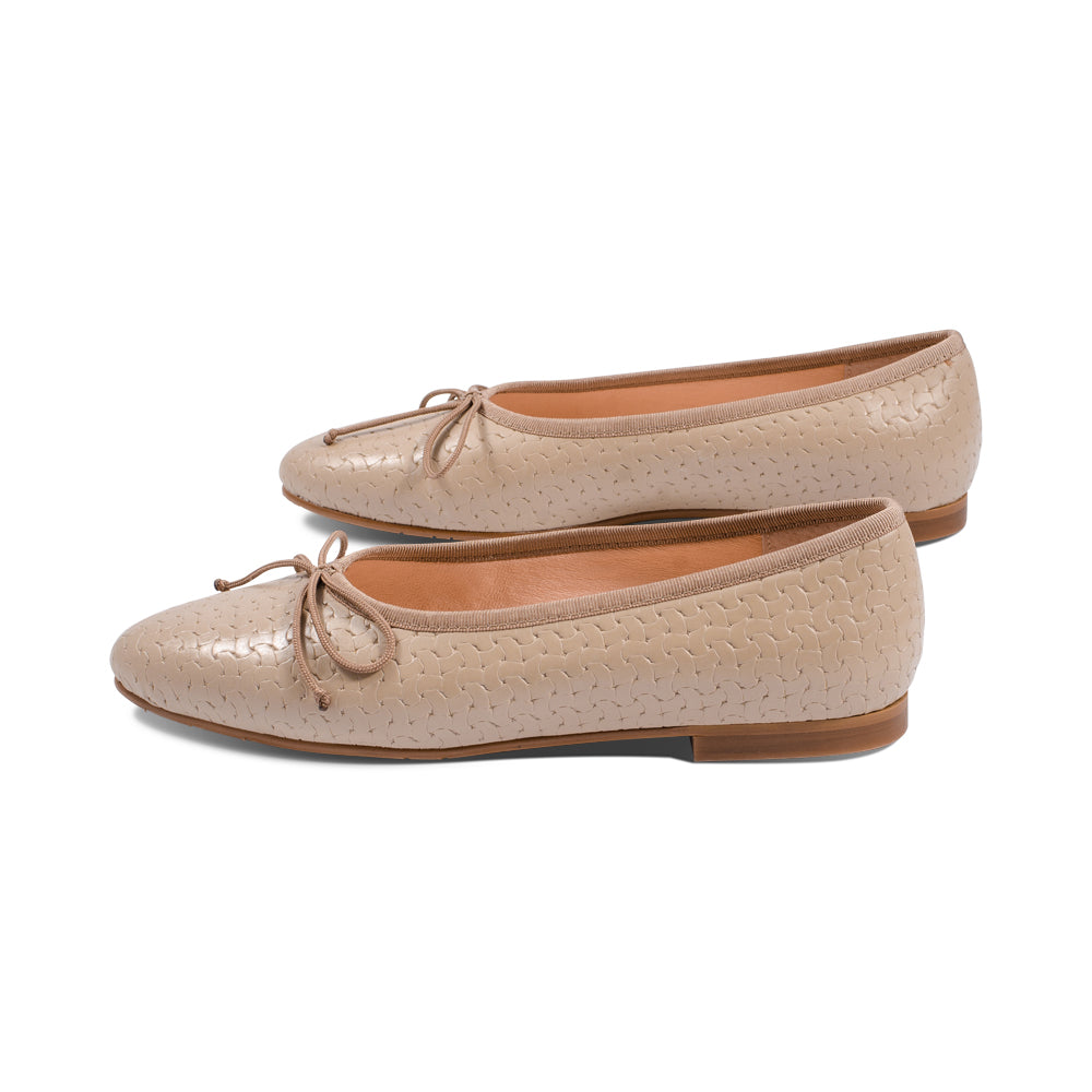 Makalu Taupe Embossed Leather S25