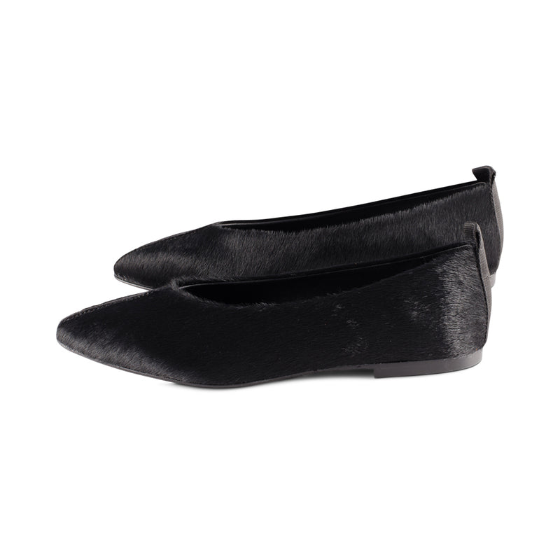 Manda Black Pony F23