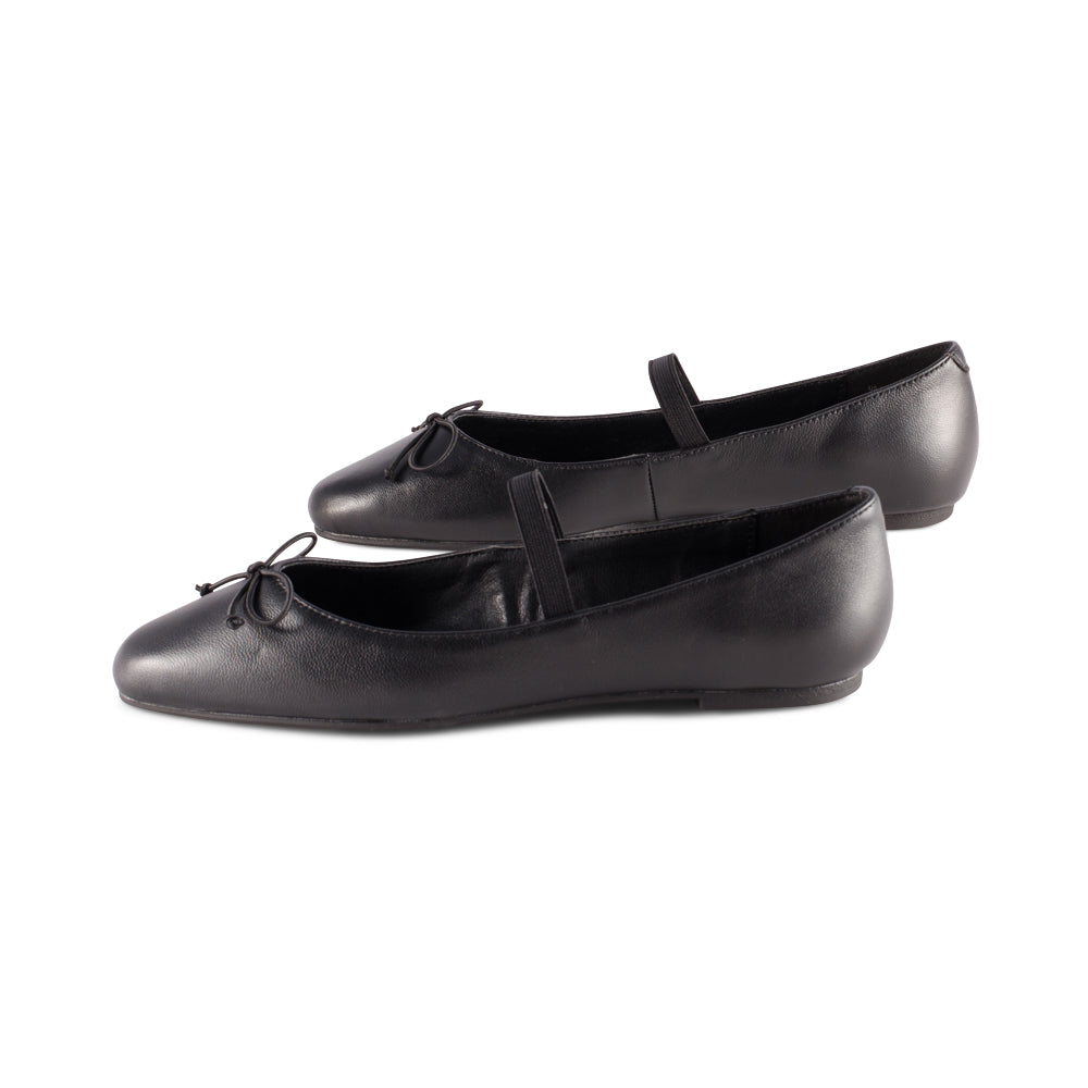 Myra Black Leather F23