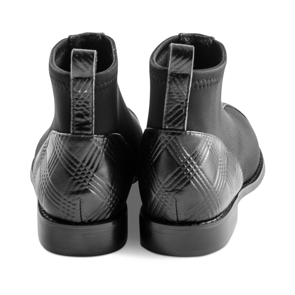 Myrtle Black Leather F23