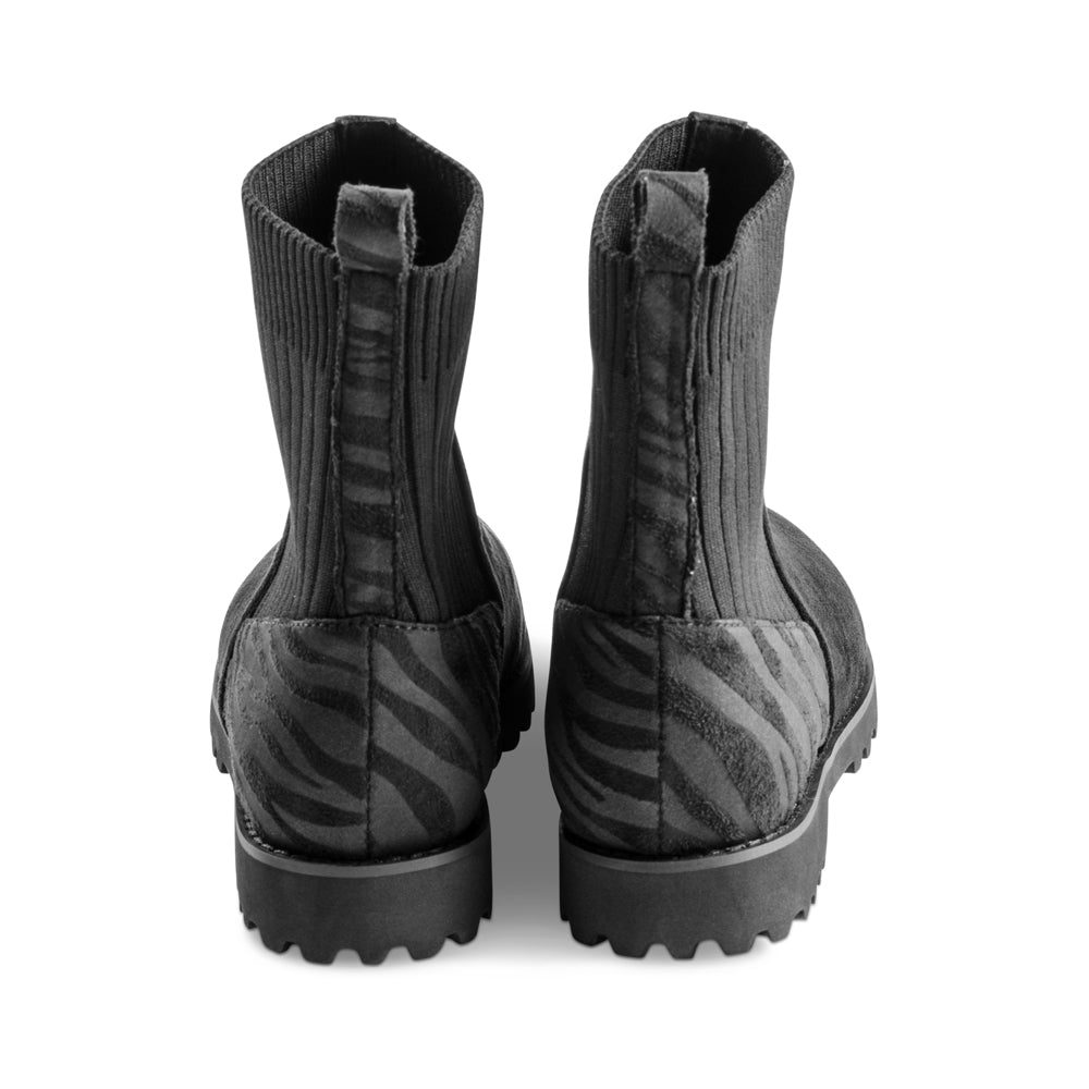 Peacock Black Suede F23