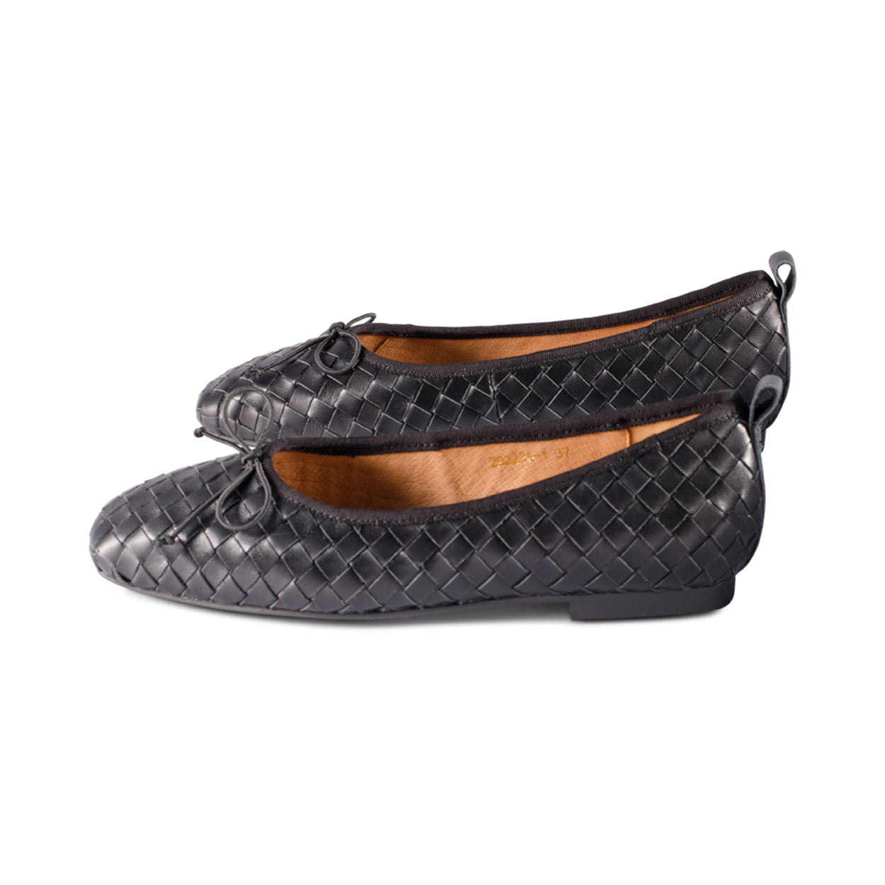 Petal Black Woven Leather F23