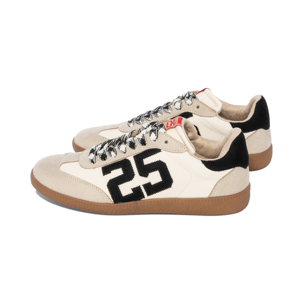 Retro25 Black / White S26