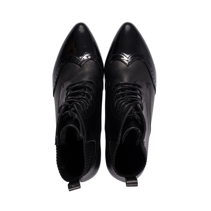 Treetop Black Leather / Black Patent F24