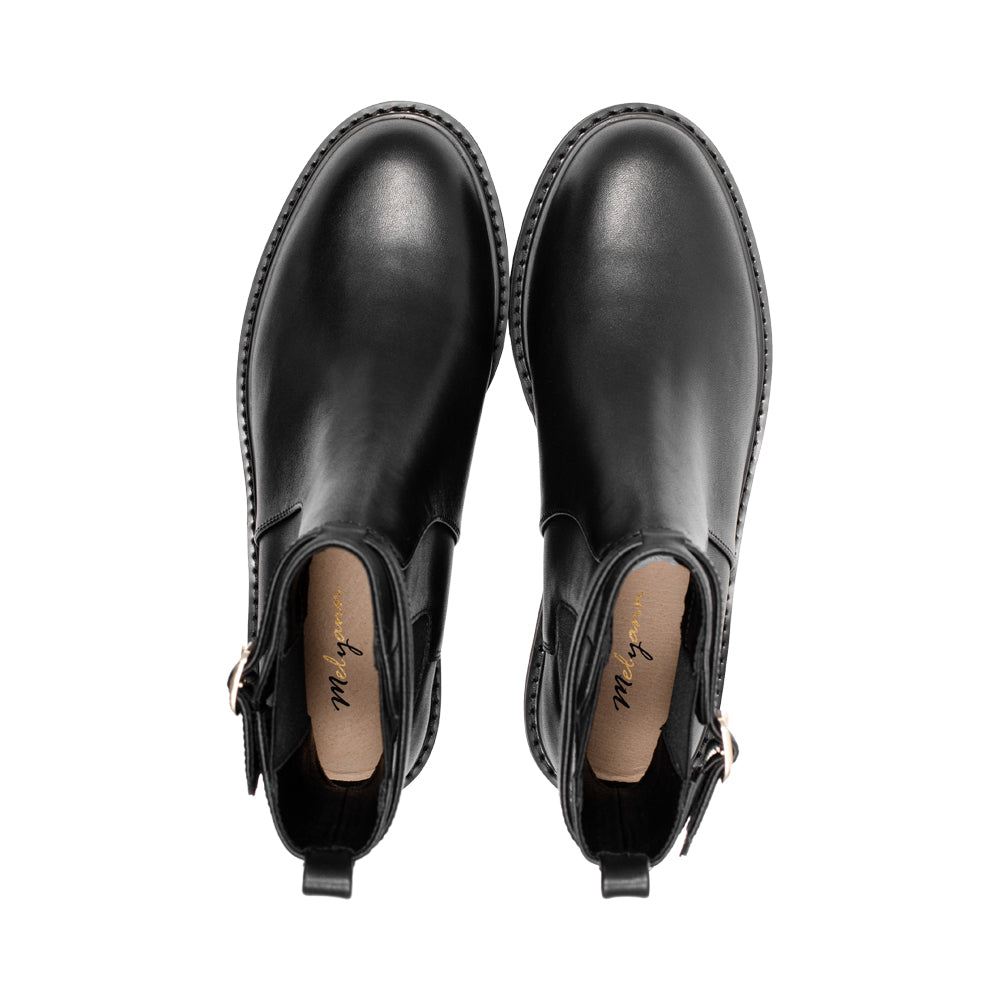 Vee Black Leather F26