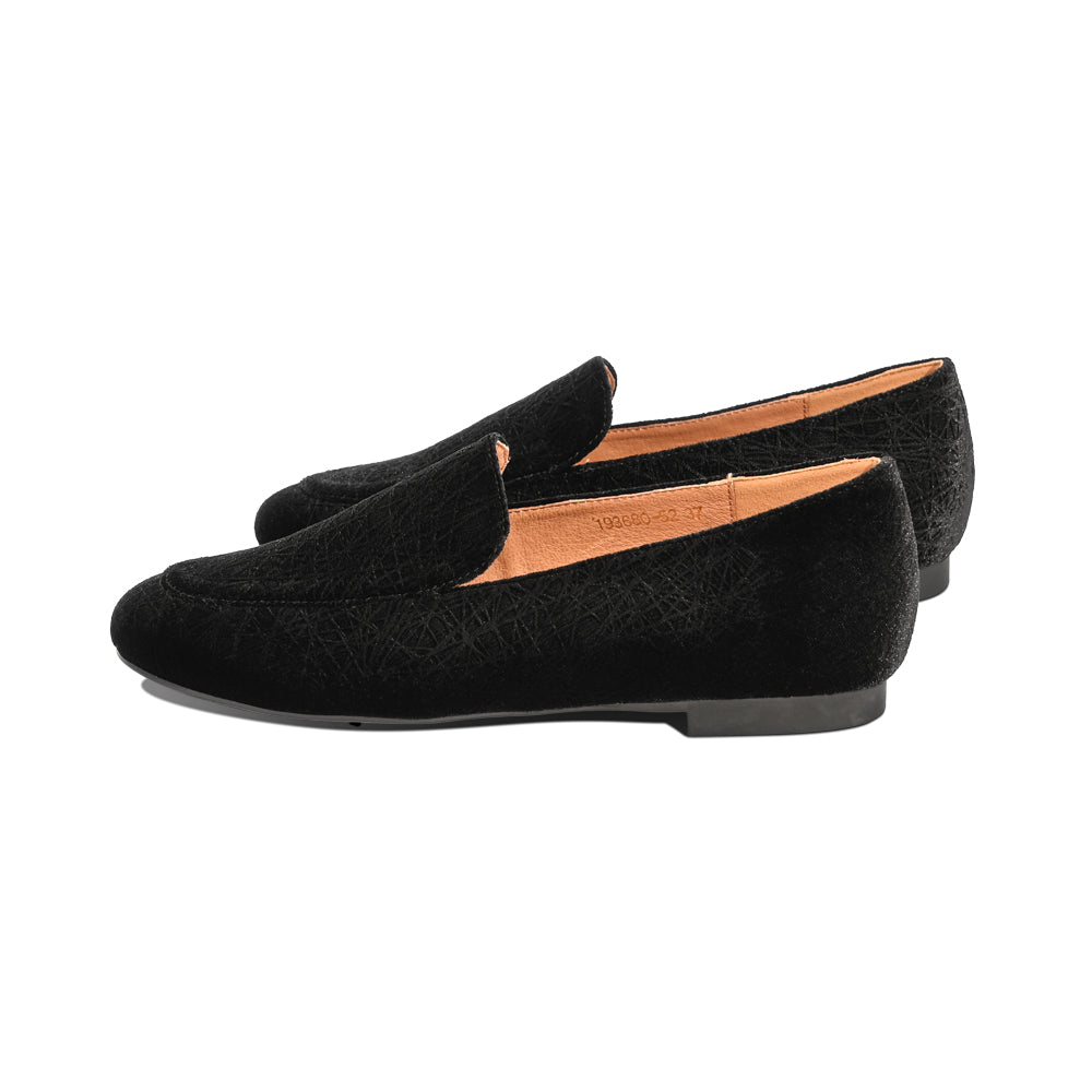 Yogi Black Criss Cross Velvet F26