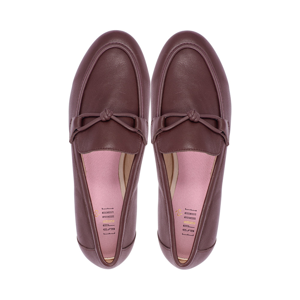 Knotty Wine Leather F26