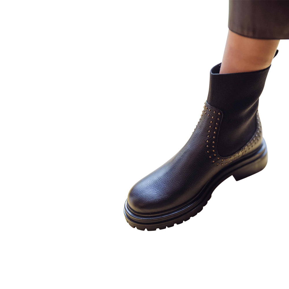 Nolack Black Granulated Leather F25