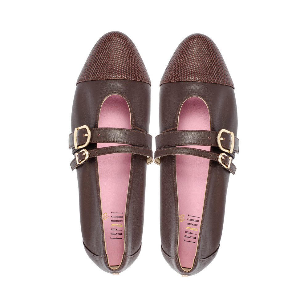Oaks Chocolate Leather / Embossed F26