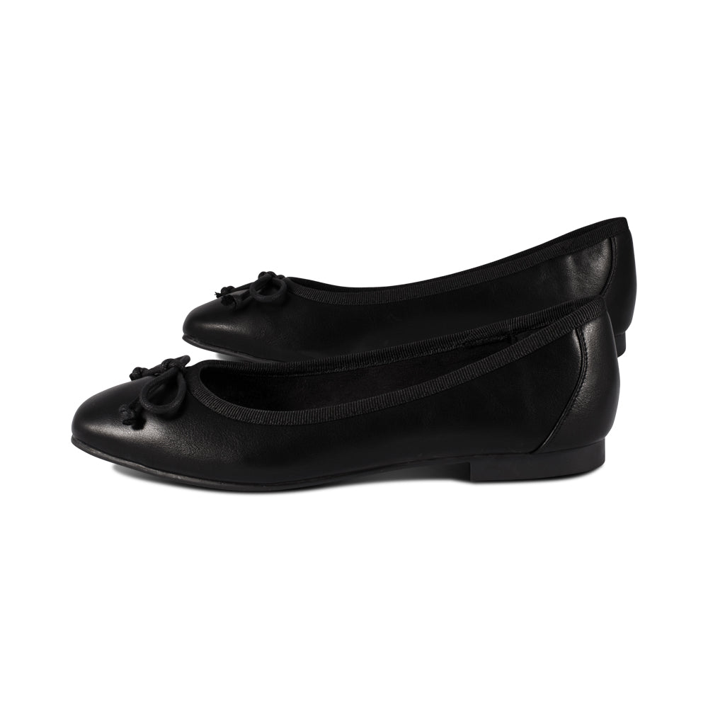 Paulina Black F24