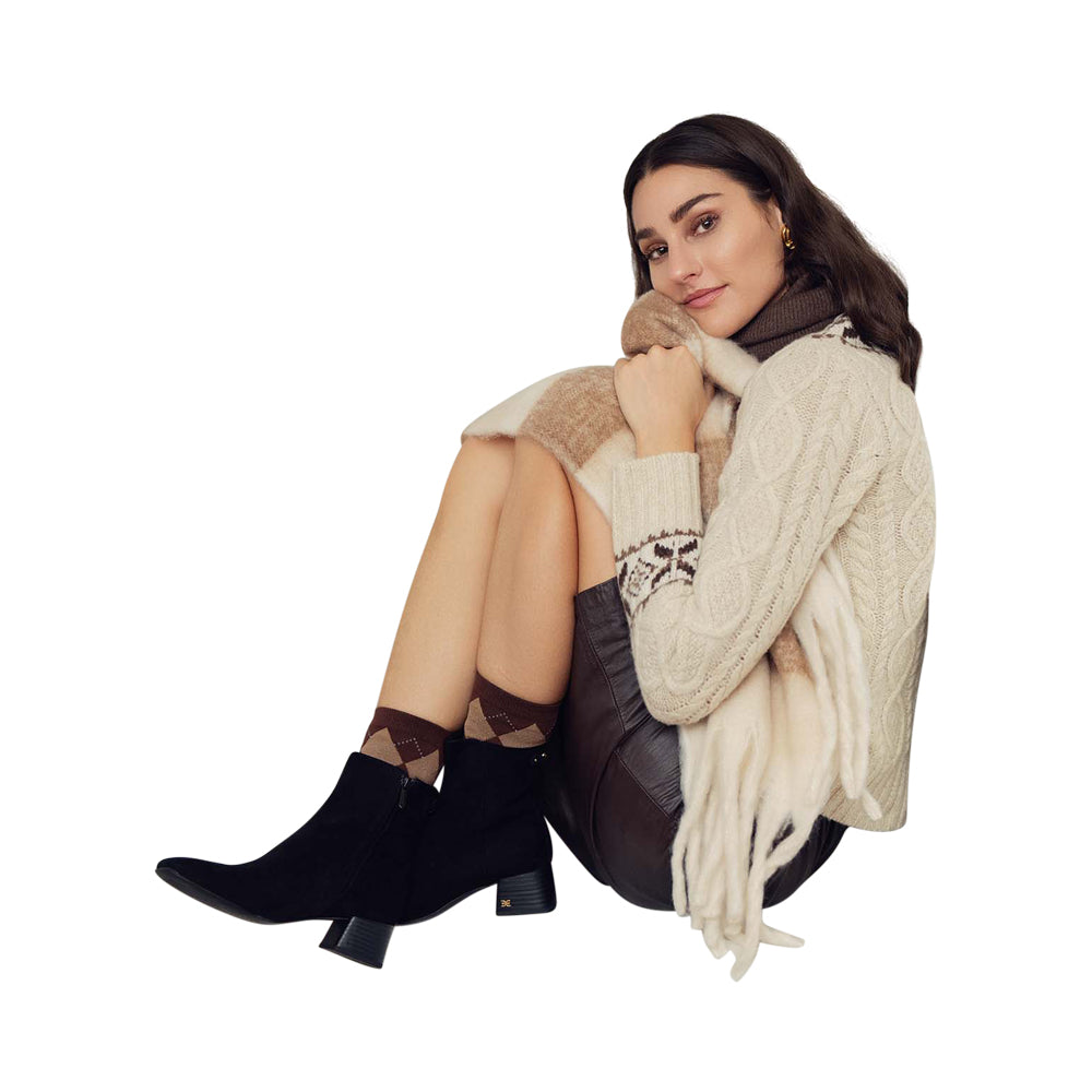 Peggy Black Suede F25